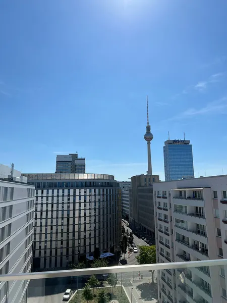 Moderne, schicke 3-Zimmer Wohnung  mit tollem Südbalkon direkt am Alex — photo 1